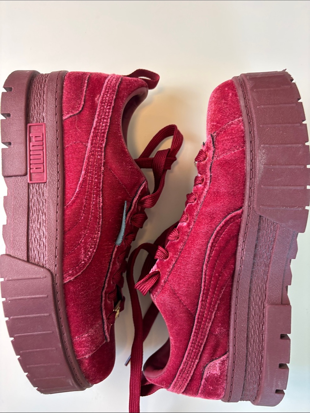 Puma Mayze Velvet Sneakers Tibetan Red Womens Size 9 Platform Gold Accents